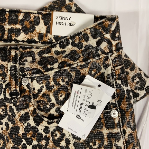 Volcom Super Stoned Skinny Jeans Animal Print NWT - Picture 7 of 7